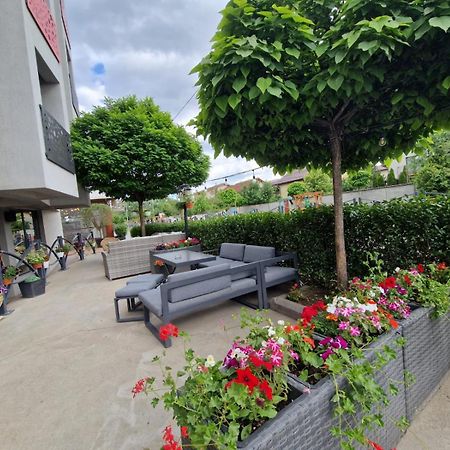 Albert Hotel Rosu ภายนอก รูปภาพ