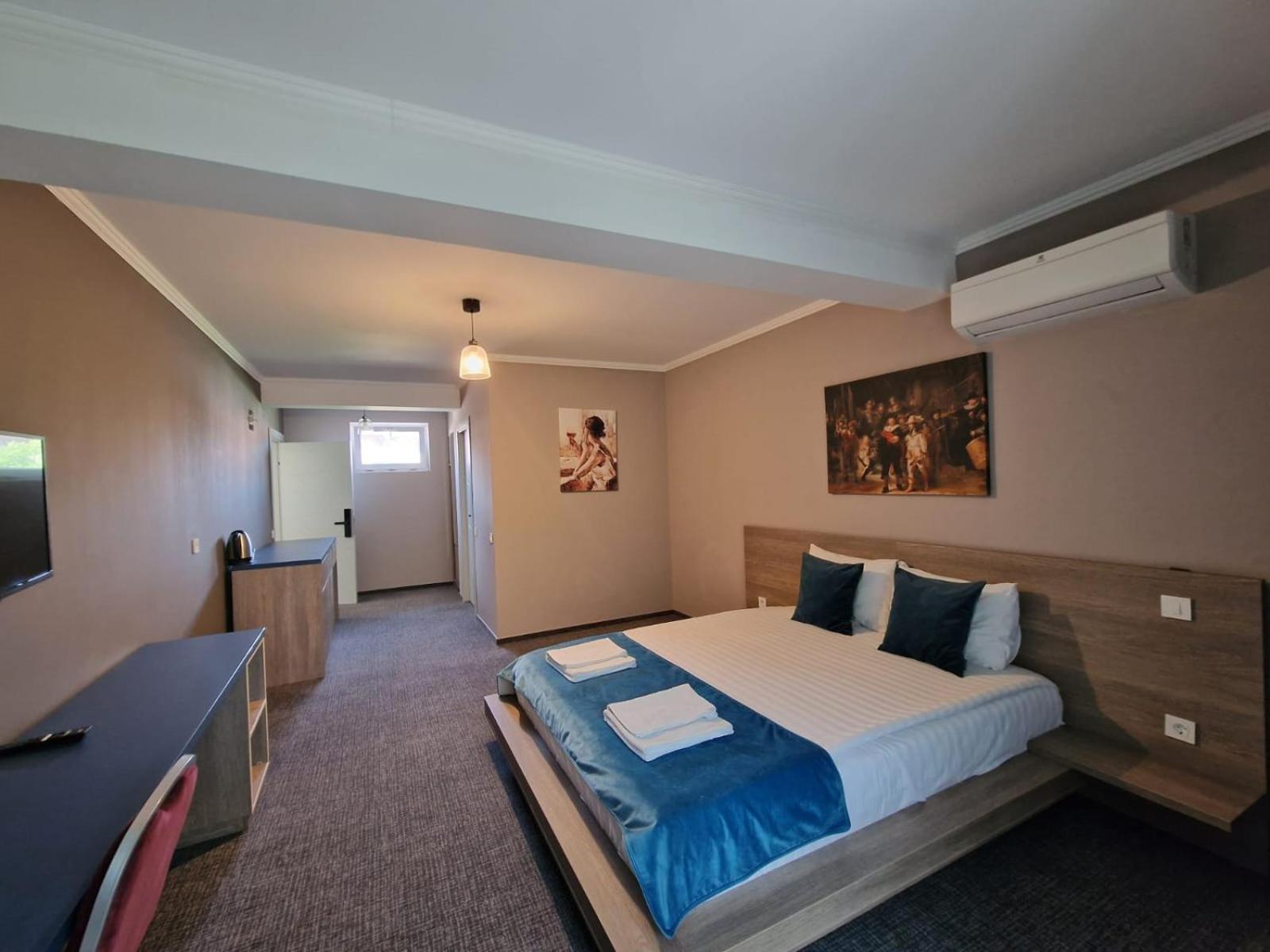 Albert Hotel Rosu ภายนอก รูปภาพ